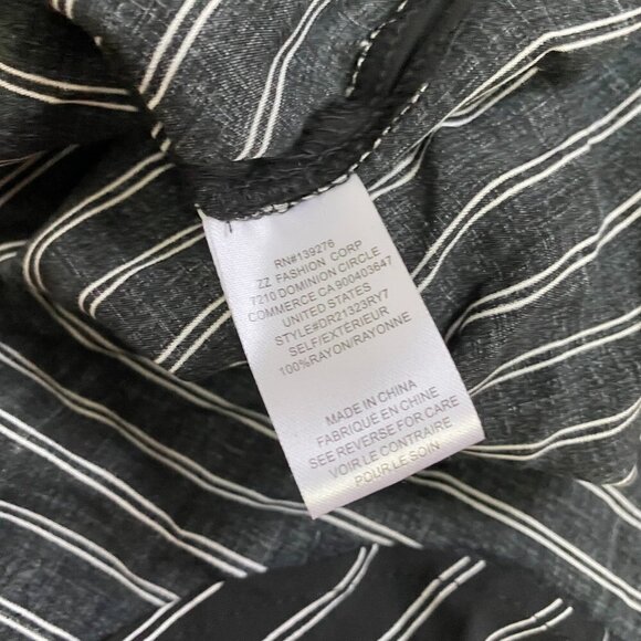 DR2 BNWT Small black short sleeve top white stripe - Picture 5 of 5